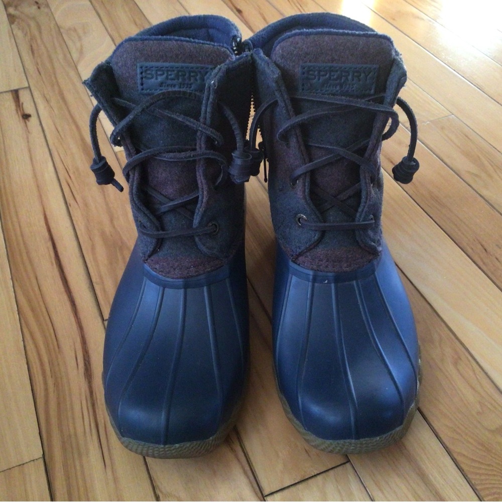 Sperry  duck boots size 8